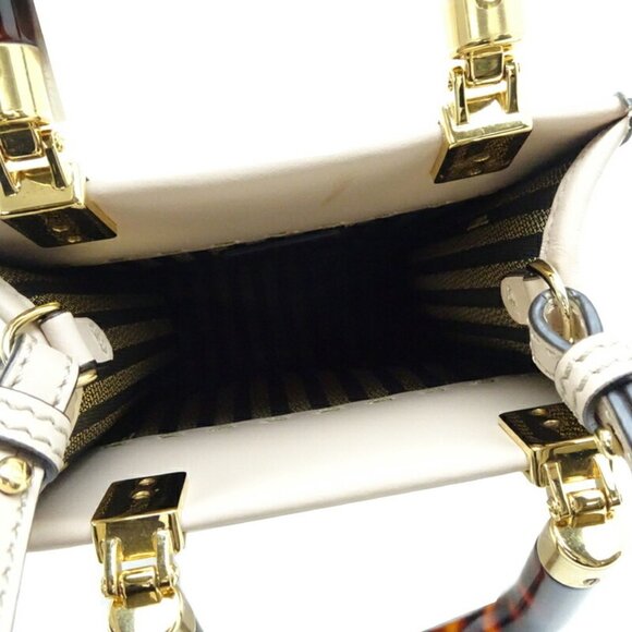 FENDI Beige Leather Shoulder Bag - Picture 6 of 10